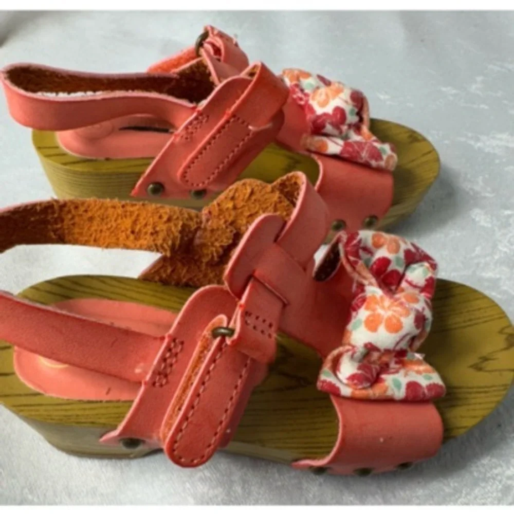 Genuine Baby By OshKosh Clog Sandals Baby Girl's 8 Pink Floral Hook & Loop‎ Bow